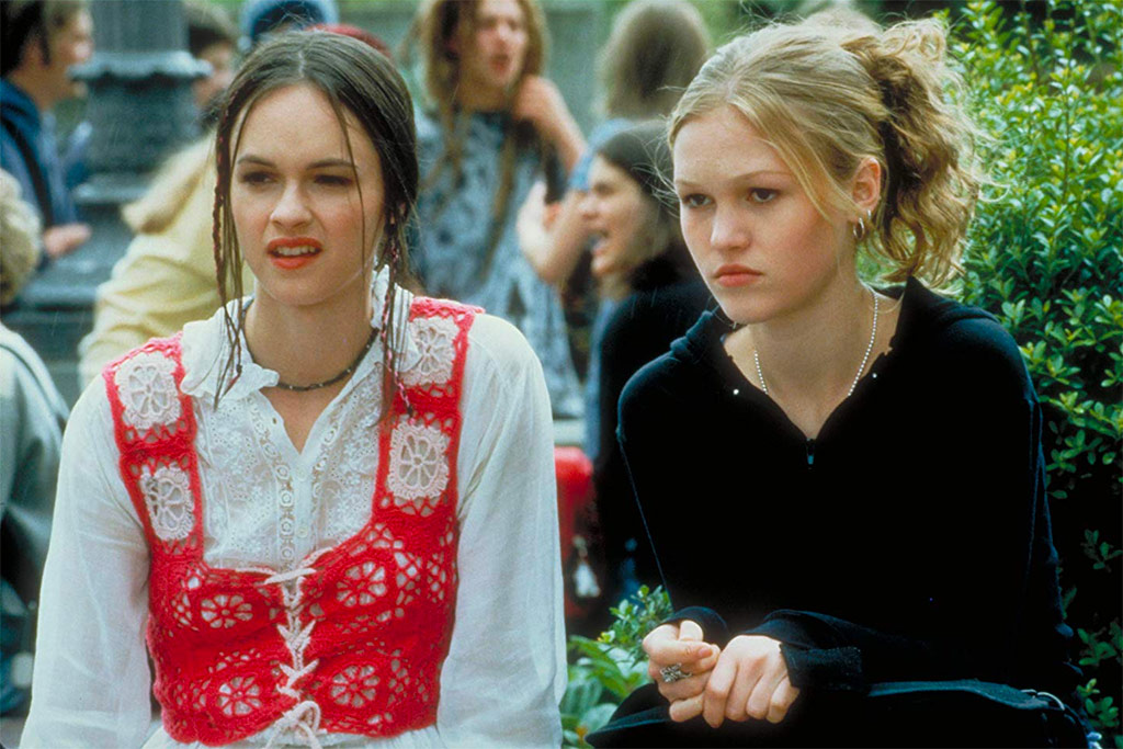 Julia Stiles, Susan May Pratt dans 10 bonnes raisons de te larguer