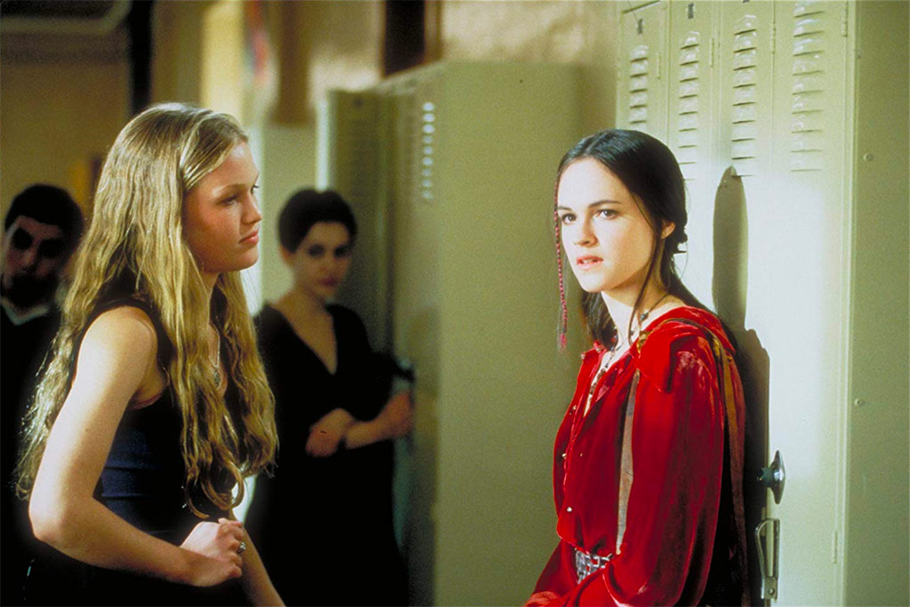 Julia Stiles, Susan May Pratt dans 10 bonnes raisons de te larguer