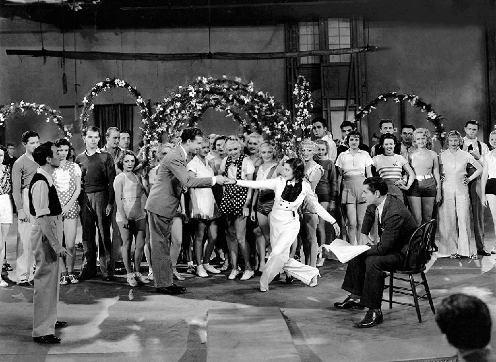 Loretta Andrews, Joan Barclay, Warner Baxter, Margaret Carthew, Virginia Dabney, Bebe Daniels, Margaret La Marr, Adele Lacy, Edward J. Nugent, Dave O'Brien, Dick Powell, George E. Stone, Pat Wing, Marie Arbuckle dans 42ème rue