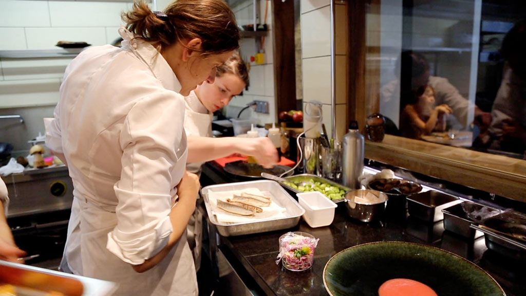 Dans À la recherche des femmes chefs