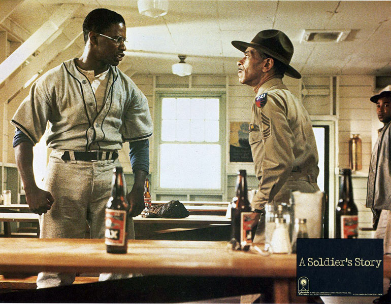 Denzel Washington, Adolph Caesar dans A soldier's story