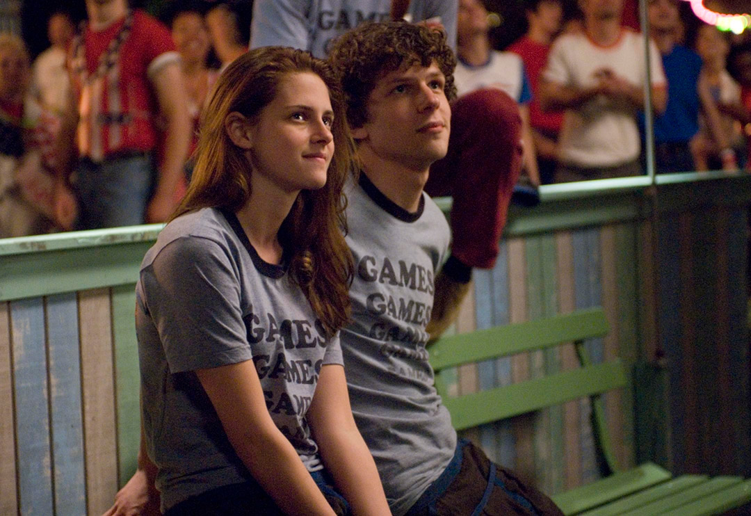 Jesse Eisenberg, Kristen Stewart dans Adventureland - Job d'été à éviter