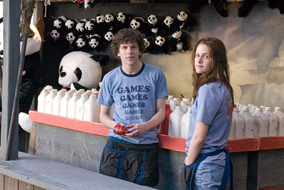 Jesse Eisenberg, Kristen Stewart dans Adventureland - Job d'été à éviter