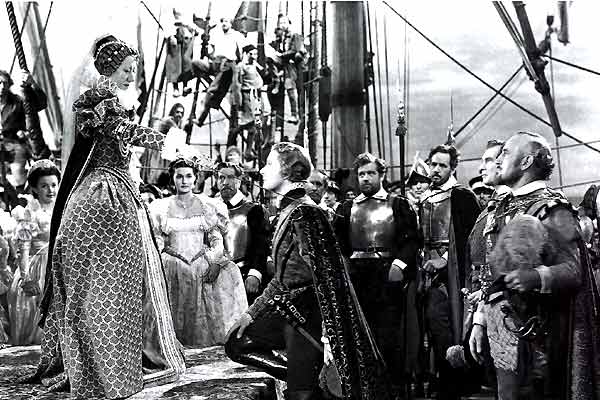 Flora Robson, Errol Flynn dans L'Aigle des mers (The Sea Hawk)