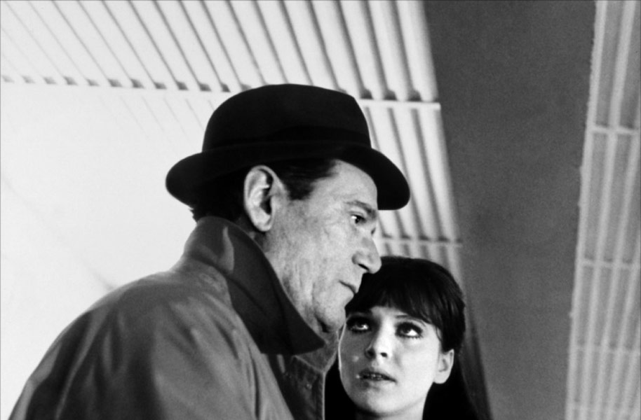 Eddie Constantine, Anna Karina dans Alphaville=