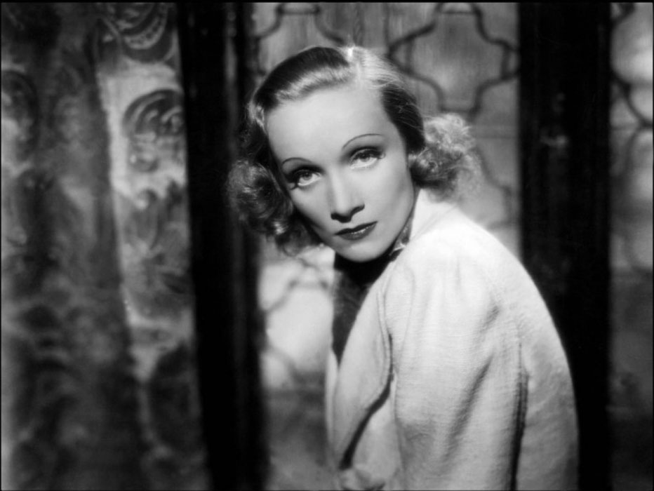 Marlene Dietrich dans Ange