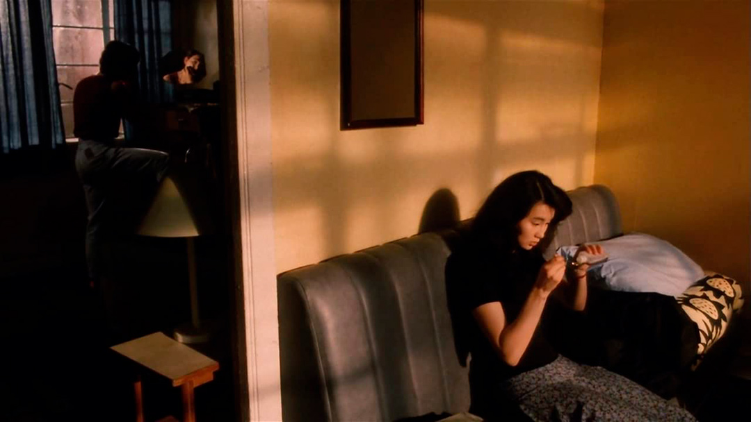 Maggie Cheung dans As Tears Go By