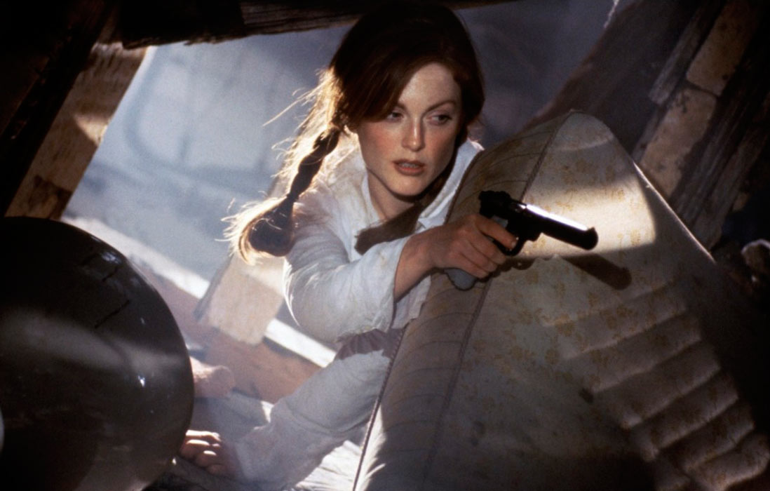 Julianne Moore dans Assassins