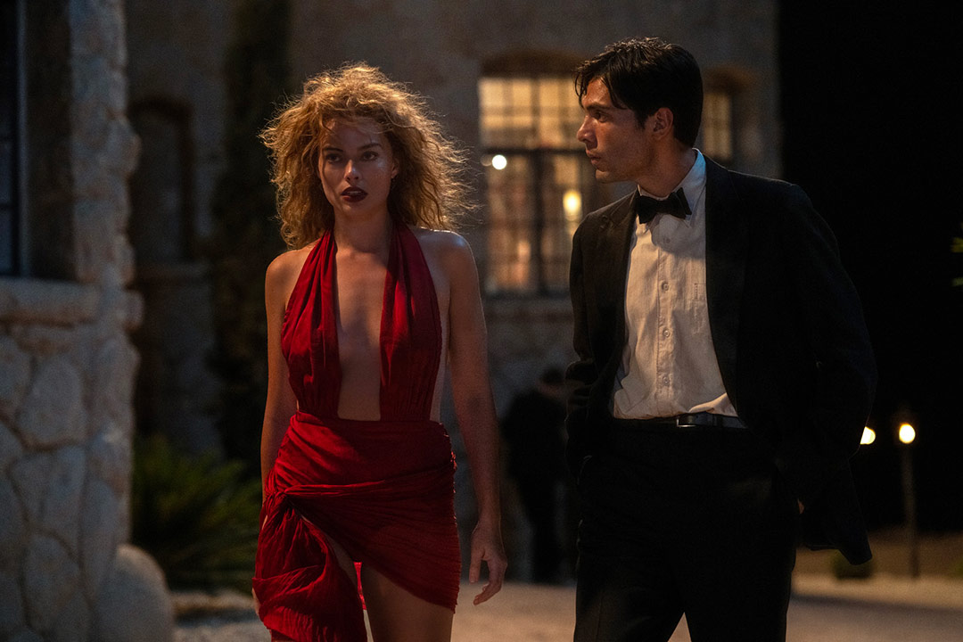 Margot Robbie, Diego Calva dans Babylon