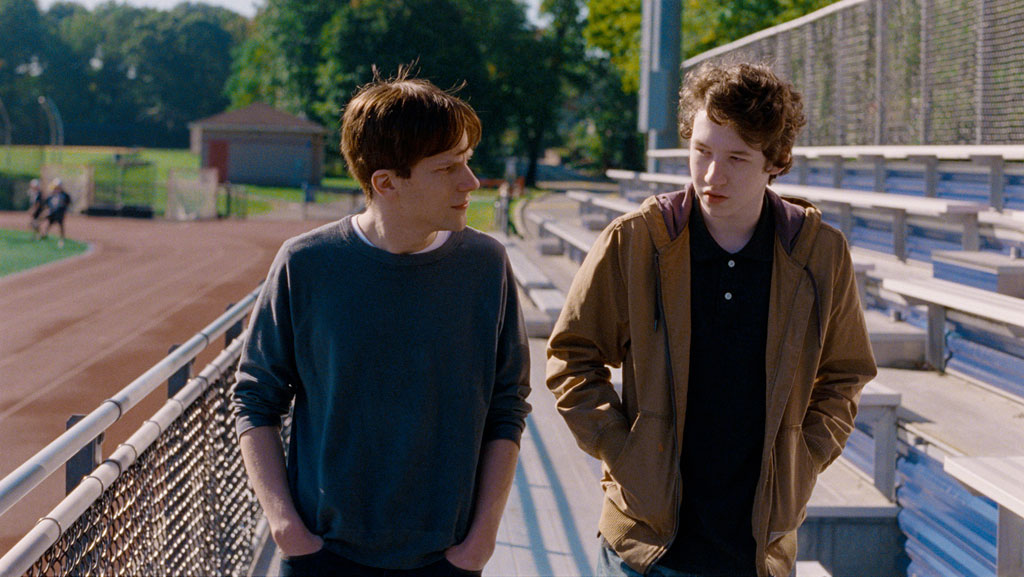 Jesse Eisenberg, Devin Druid dans Back Home