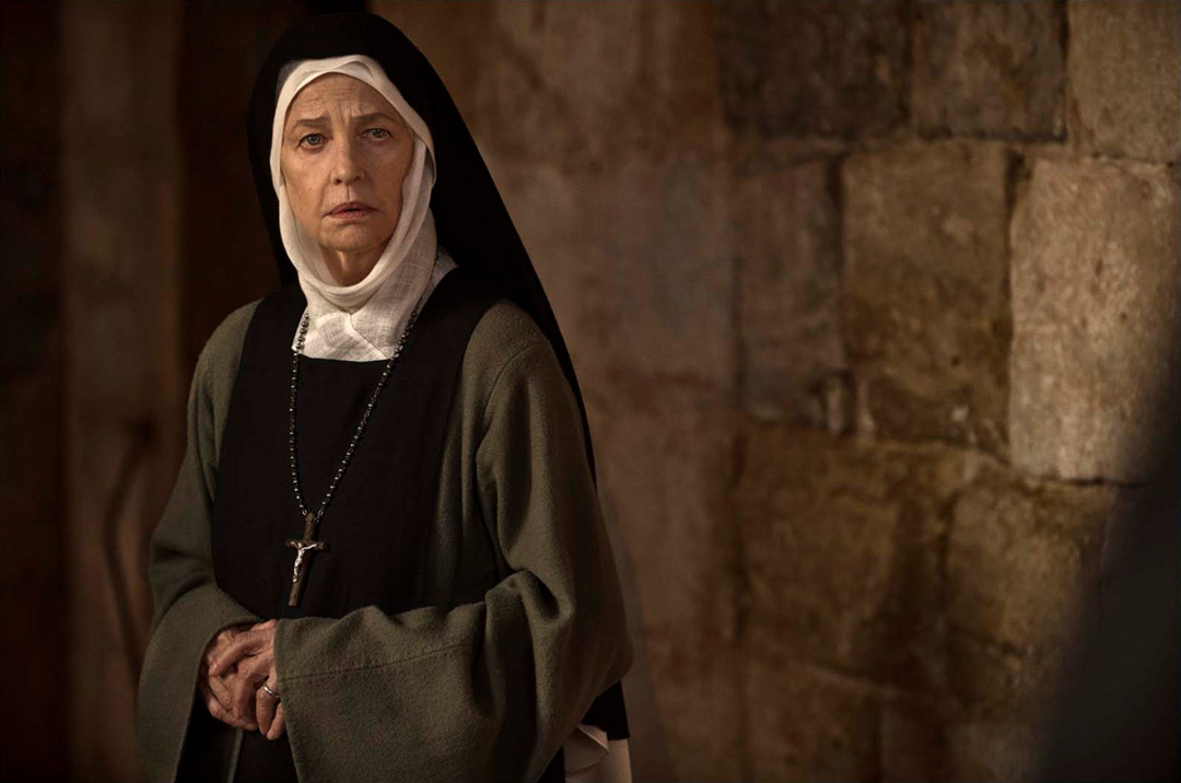 Charlotte Rampling dans Benedetta