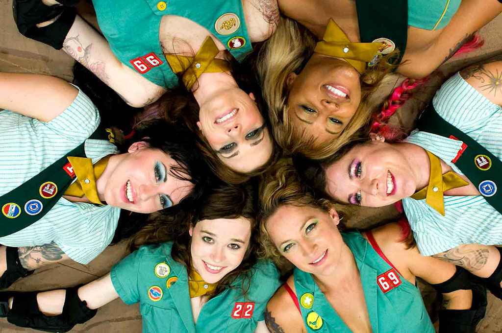 Ellen Page, Zoë Bell, Eve, Kristen Wiig, Rachel Piplica, Kristen Adolfi dans Bliss