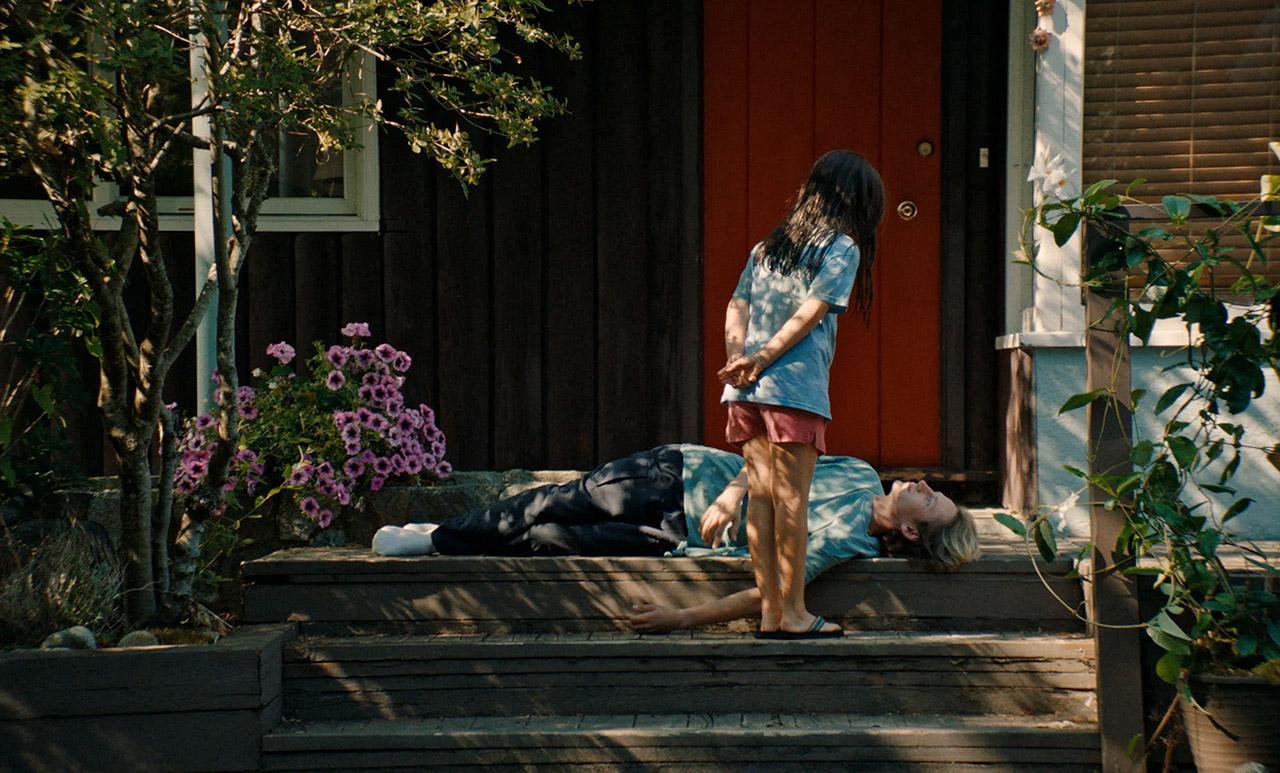 Edik Beddoes, Eylul Guven dans Blue Heron