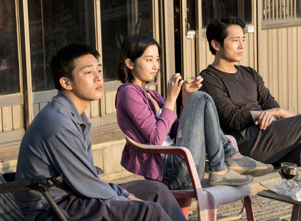 Yoo Ah-In, Jeon Jong-seo, Steven Yeun dans Burning