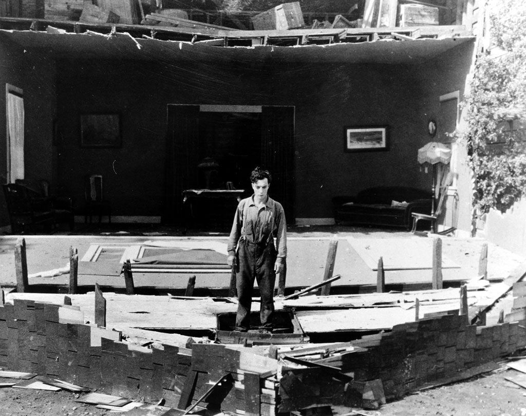 Buster Keaton dans Cadet d'eau douce