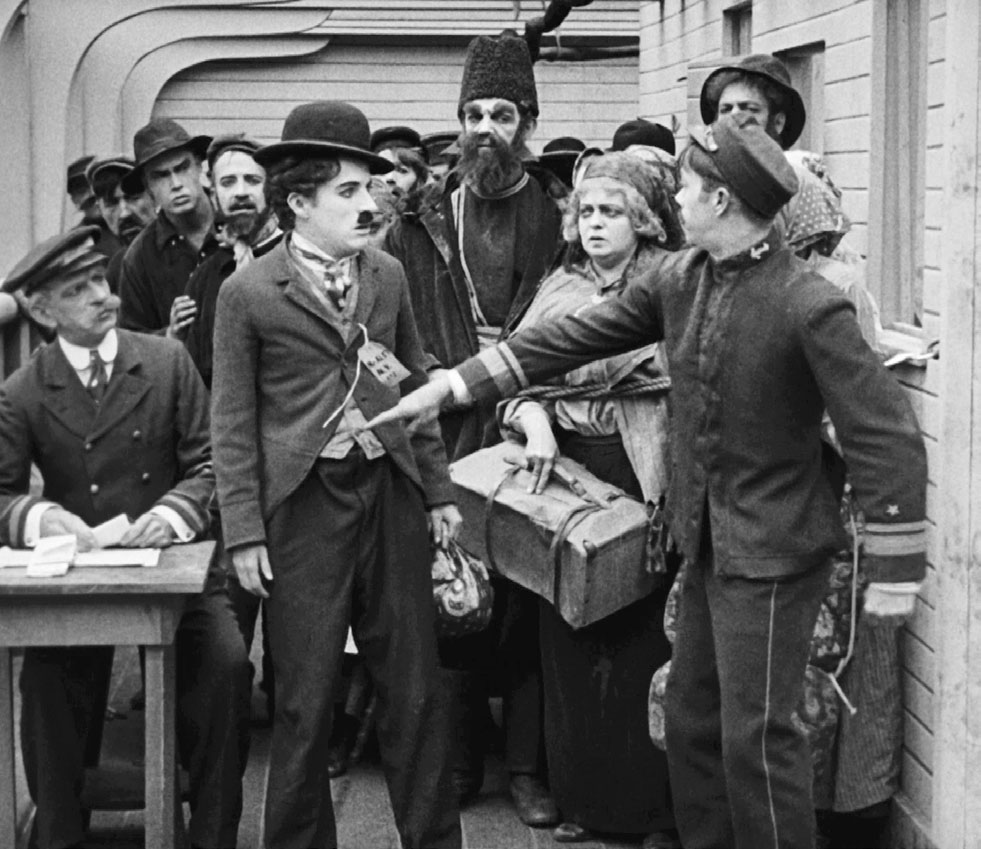 Charlie Chaplin dans l'émigrant
