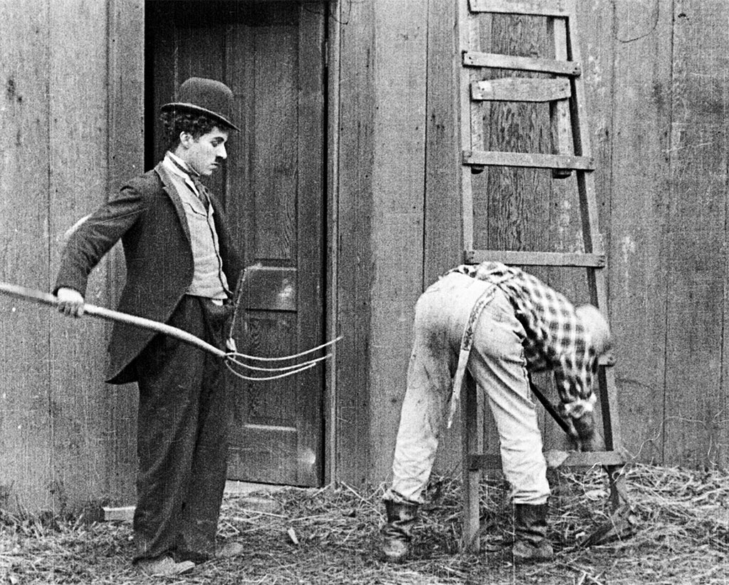 Charles Chaplin dans Charlot sur la route