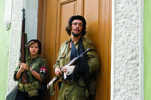 Benicio Del Toro, Catalina Sandino Moreno dans Che - l'argentin