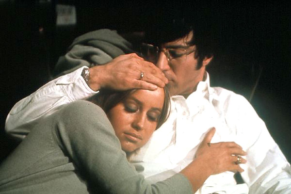 Susan George, Dustin Hoffman dans Chiens de paille