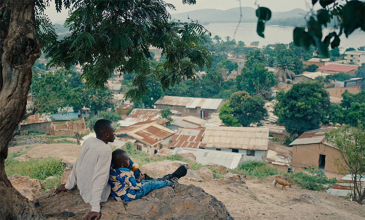 Bradley Fiomona dans Congo Boy