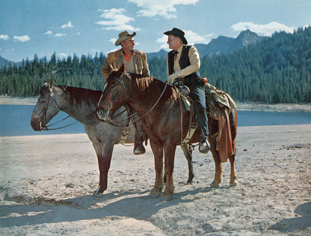 Joel McCrea, Randolph Scott, Ron Starr, Mariette Hartley dans Coups de feu dans la sierra