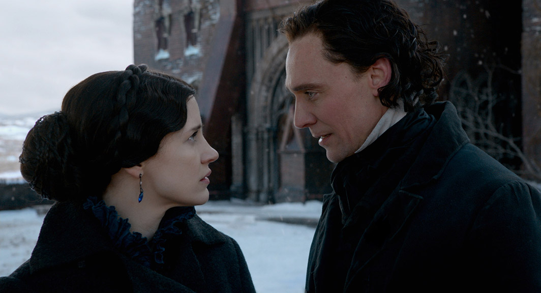 Jessica Chastain, Tom Hiddleston dans Crimson Peak