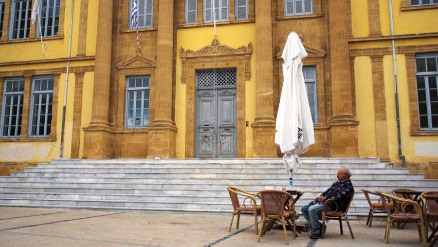 Afficher l'image dans-le-silence-des-hirondelles-01