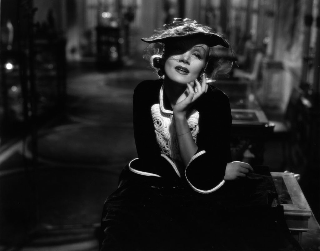Marlene Dietrich dans Désir