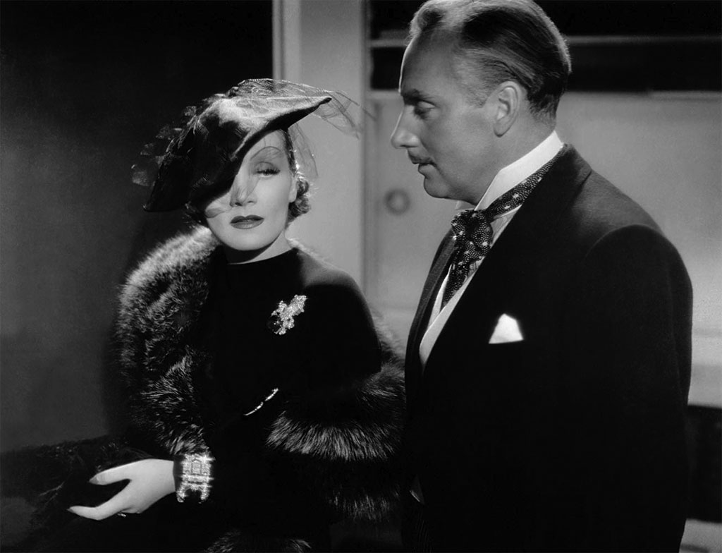 Marlene Dietrich, Gaston Glass dans Désir