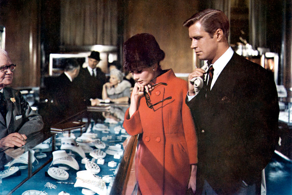 Audrey Hepburn,  George Peppard dans Diamants sur canapé