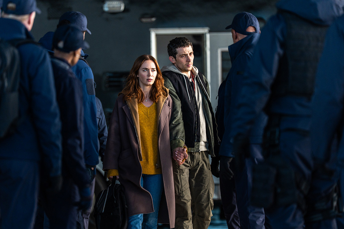 Emily Blunt, Josh O'Connor dans Disclosure Day