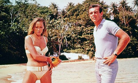 Sean Connery, Ursula Andress dans James Bond 007 contre Dr. No