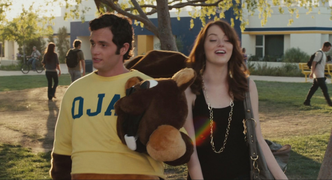 Penn Badgley, Emma Stone dans Easy Girl