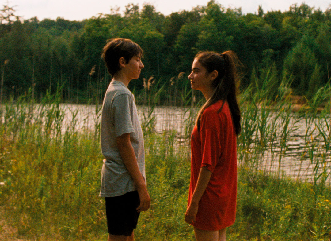 Joseph Engel, Sara Montpetit dans Falcon Lake