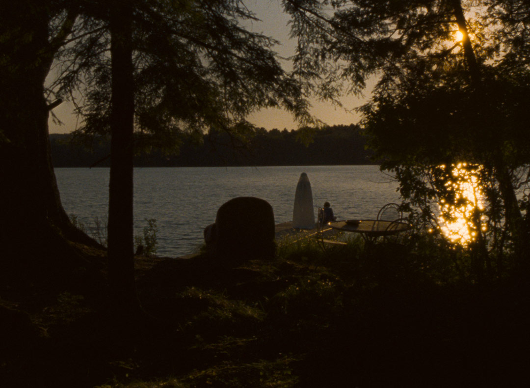 Joseph Engel, Sara Montpetit dans Falcon Lake