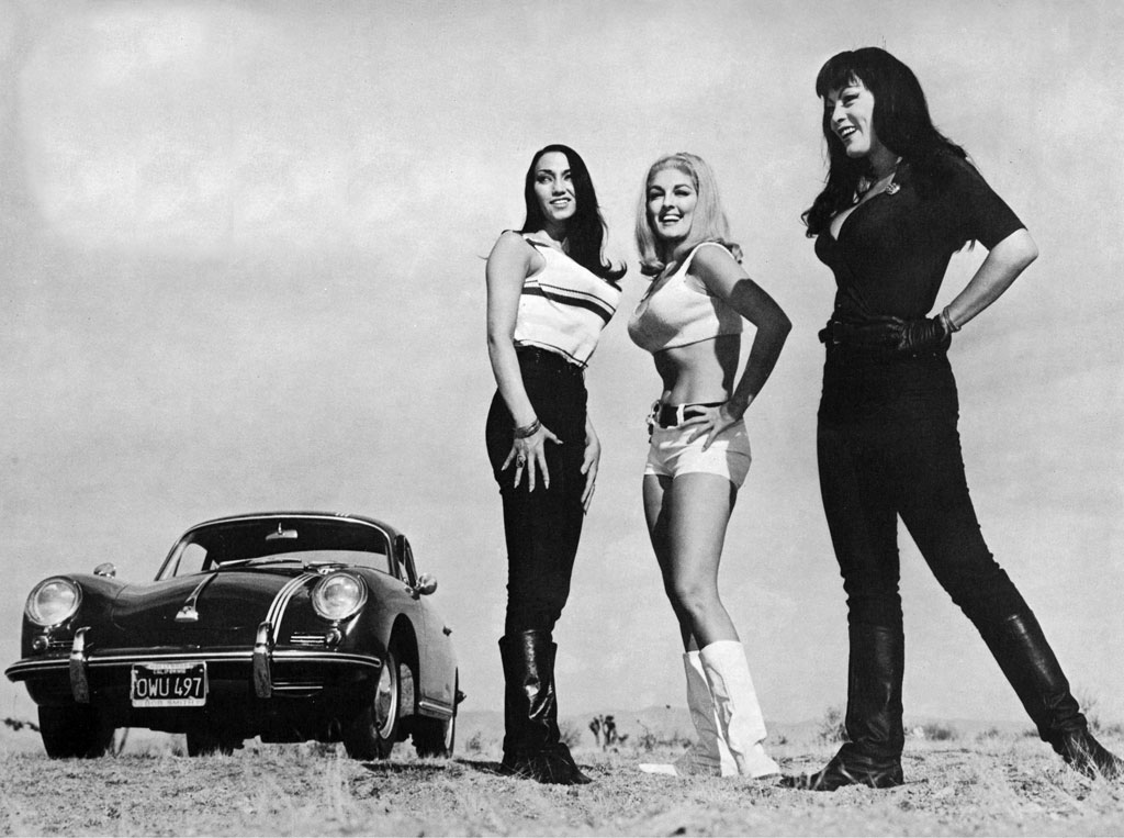 Tura Satana, Haji, Lori Williams dans Faster, pussycat ! Kill ! Kill !