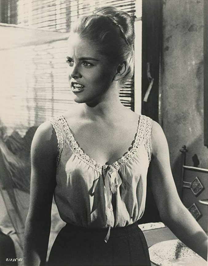 Sue Lyon dans Frontière chinoise