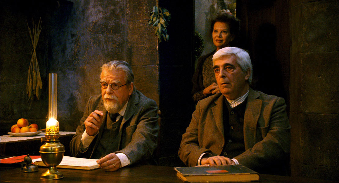 Michael Lonsdale, Claudia Cardinale, Luís Miguel Cintra dans Gebo et l'ombre