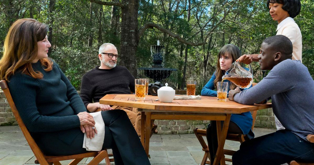 Catherine Keener, Bradley Whitford, Daniel Kaluuya, Betty Gabriel, Allison Williams dans Get Out