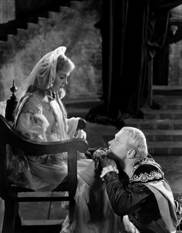 Jean Simmons, Laurence Olivier dans Hamlet