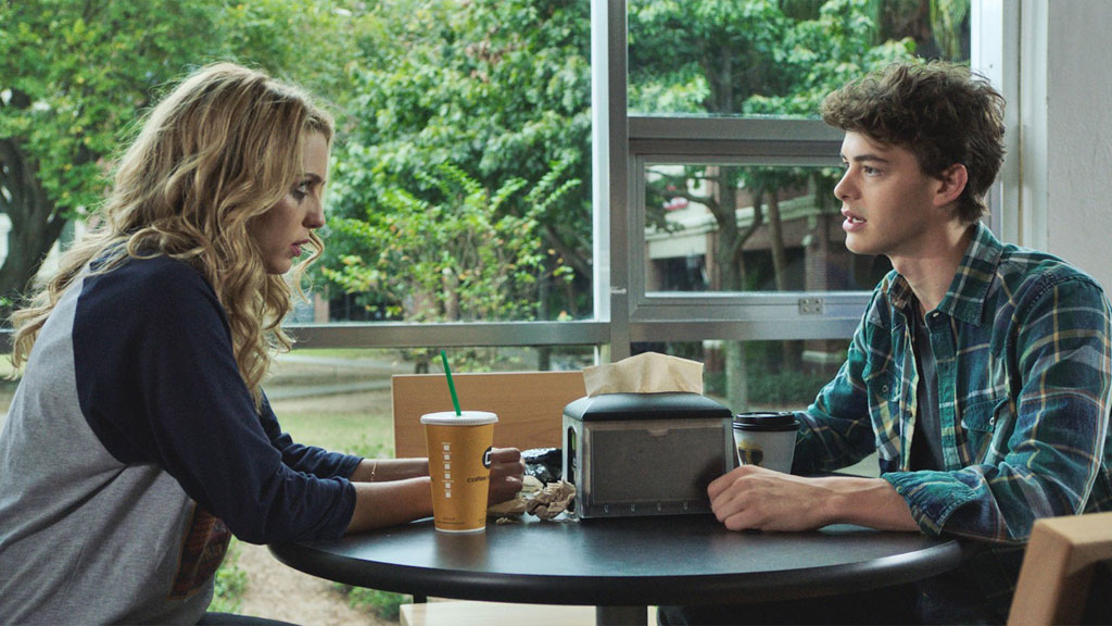 Jessica Rothe, Israel Broussard dans Happy birthdead