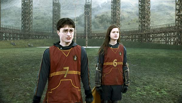 Daniel Radcliffe, Bonnie Wright dans le film Harry Potter et le Prince de sang mêlé