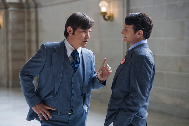 Josh Brolin, Sean Penn dans Harvey Milk