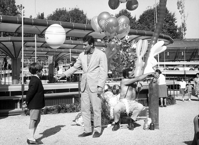 Walter Chiari, Roberto Ciccolini dans le film Il Giovedi