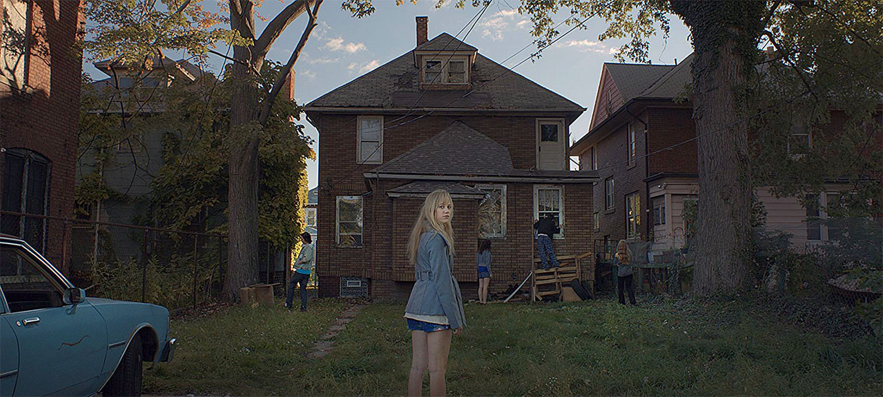 Maika Monroe dans It Follows