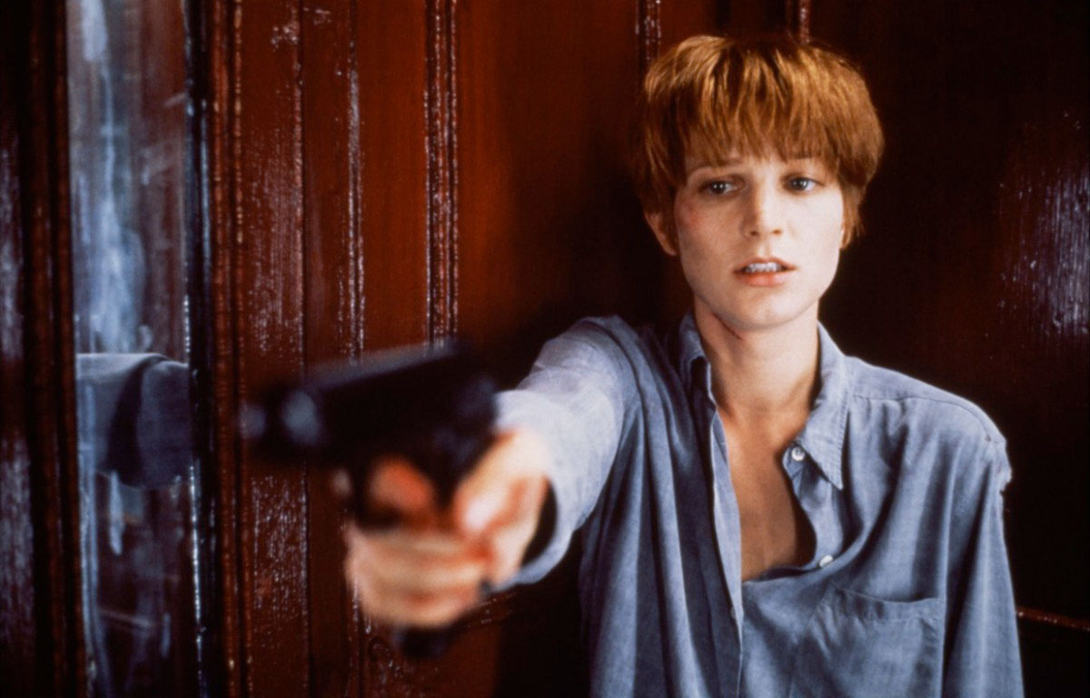 Bridget Fonda, Jennifer Jason Leigh dans JF partagerait appartement 