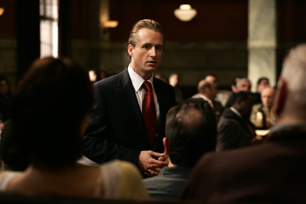 Linus Roache dans Jugez-moi coupable