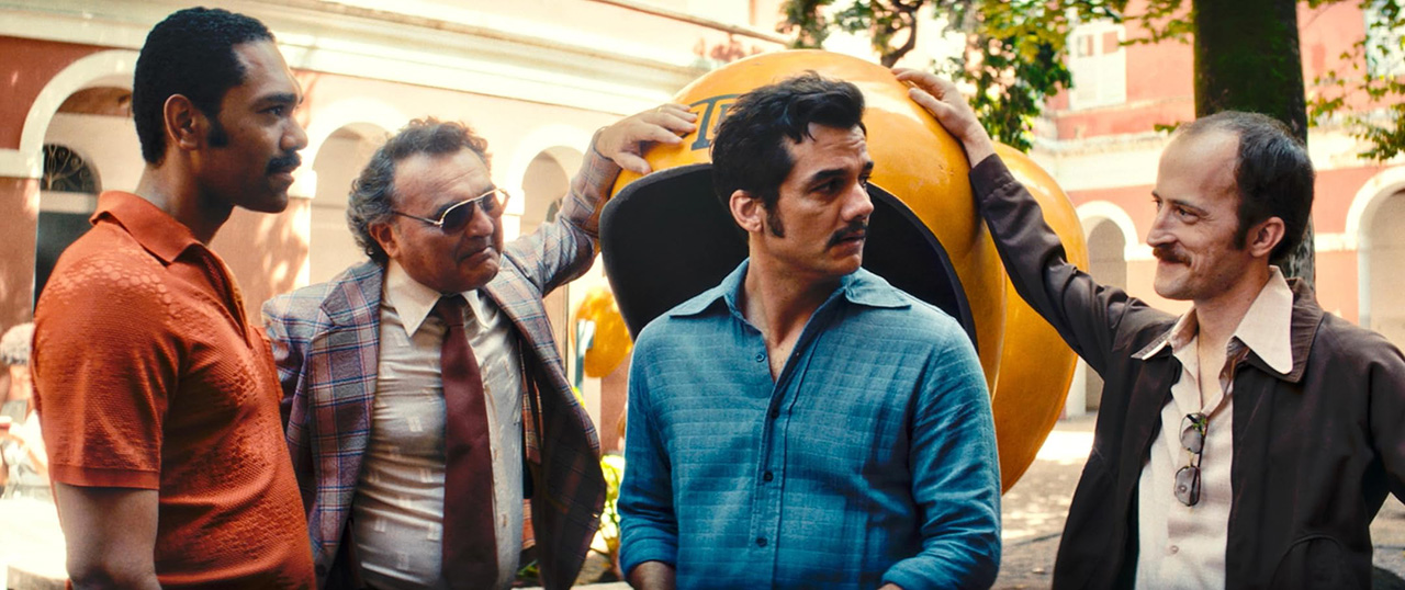 Wagner Moura, Robério Diógenes, Igor de Araújo, Ítalo Martins dans L'agent secret