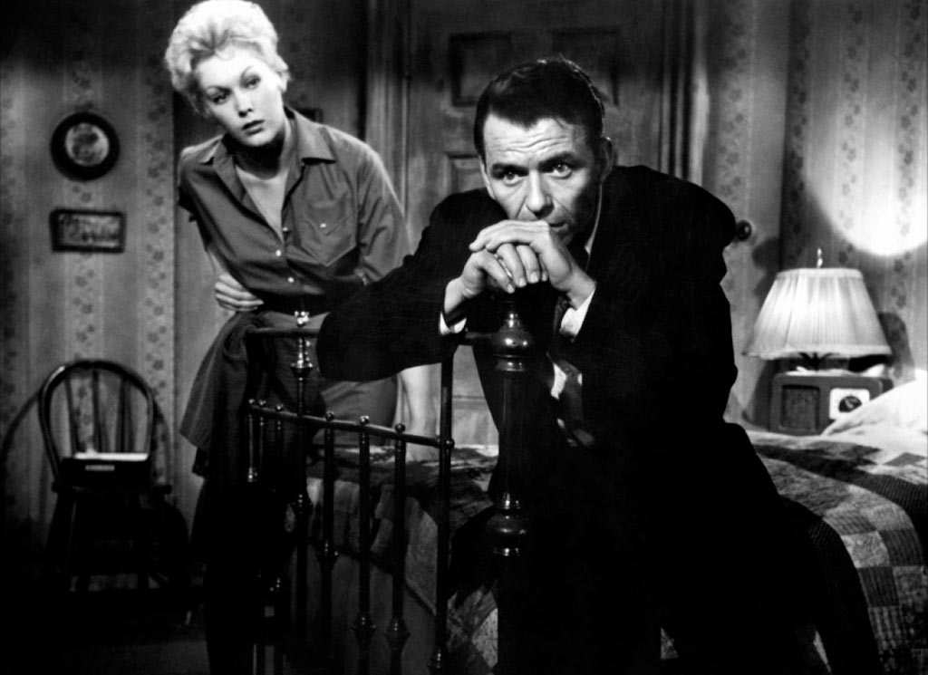 Frank Sinatra, Kim Novak dans L'Homme au bras d'or