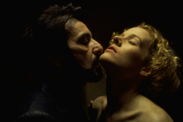 Al Pacino, Penelope Ann Miller dans L'impasse
